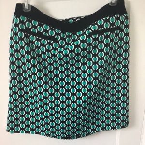 Worthington green and black geometric pattern skirt